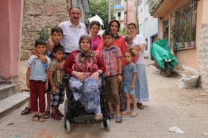 Engelliler akülü sandalyelerine kavuştu