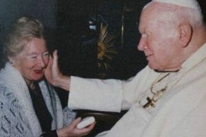 Papa 2. Jean Paul&#39;ün bir kadına yazdığı &#39;duygulu&#39; mektuplar ortaya çıktı - 648302-papa-2-jean-paul-un-bir-kadina-yazdigi-duygulu-mektuplar-ortaya-cikti-56c1b9b6c2755