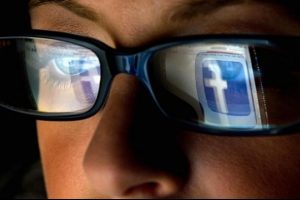 683643-gunde-8-bin-facebook-uyesi-oluyor-sosyal-mezarlik-571bc3dc035c0.jpg