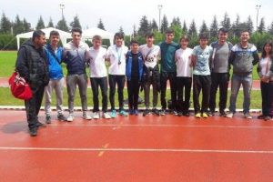 Bursa Yıldırımlı atletler kupaya koştu