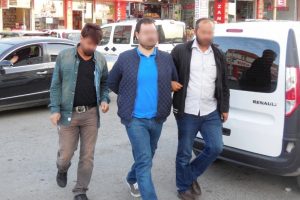 43 öğretmen gözaltına alındı