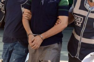 24 evi soyan hırsızlar son işlerinde yakayı ele verdi