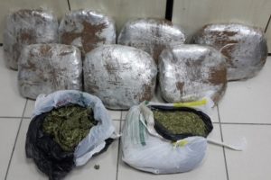 İzmir'de uyuşturucu operasyonu: 8 gözaltı