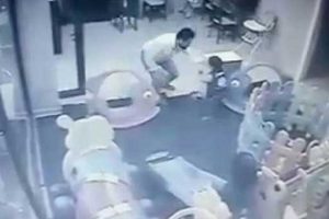 Vahşet dakikalarca sürdü! 2,5 yaşındaki çocuğu oyun alanına götürüp...