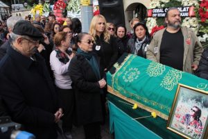 Arif Sağ'ın eşi son yolculuğuna uğurlandı
