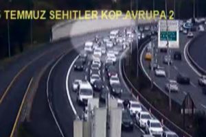 Motorize polislerine çarpma anı kamerada