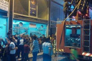 Apartmanda yangın korkuttu