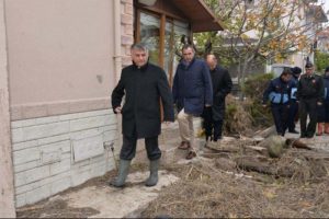 Vali Yazıcı'dan Ayvalıklılar'a: Devlet yanınızda