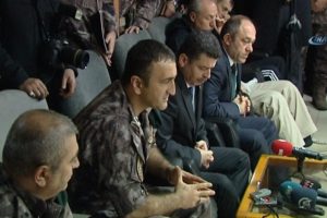 ''Hemen yere yatırdık ve şerefli Türk ordusunun...''