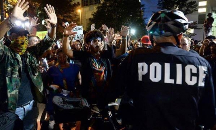 ABD'de siyahi vatandaşı öldüren polis yargılanmayacak