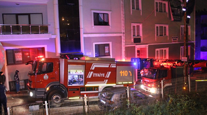 Elektrik panosu yandı 5 kişi hastanelik oldu