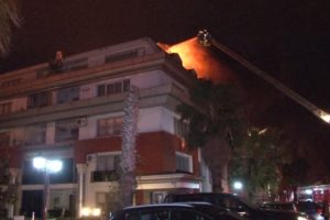 Galatasaraylı futbolcunun oturduğu binada yangın