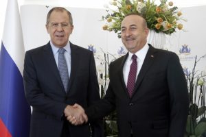 Çavuşoğlu Lavrov'la bir araya geldi