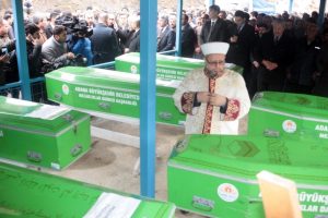 Yangın faciası kurbanlarına veda