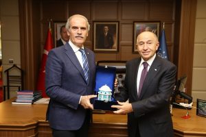 Nihat Özdemir Bursa Büyükşehir Belediye Başkanı Altepe'yi ziyaret etti