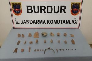 Tarihi eser kaçakçıları yakalandı