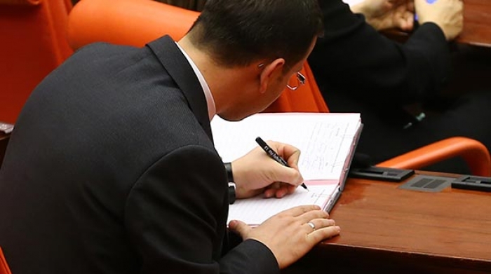'Cumhurbaşkanlığı sistemi' teklifi imzaya açıldı
