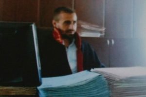Adliyedeki skandal fotoğraf ortalığı karıştırdı