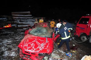 Bursa'da yeni aldıkları otomobille kaza yaptılar: 2'si kardeş 3 ölü