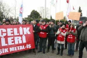 Bursa'da Asil Çelik'te işçiler, grev kararı aldı