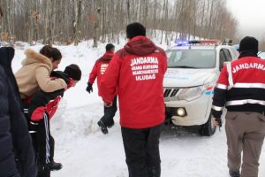 Bursa JAK ekipleri Uludağ'da hayat kurtarıyor