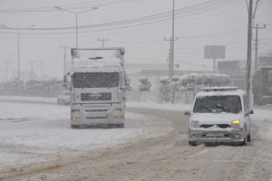 Bursa'da kar ulaşımı vurdu!