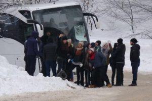 Üniversitelileri taşıyan otobüs Bursa Uludağ yolunda kara saplandı