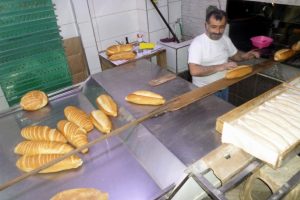 Bursa'da tam buğday ekmek fiyatları uçtu