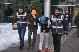 Bursa'da gaspçı gençler tutuklandı