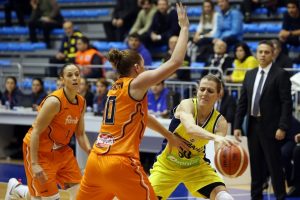 Fenerbahçe İtalyan ekibi devirdi