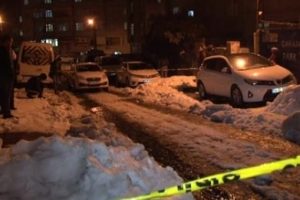 İstanbul'da otomobile el yapımı patlayıcı atıldı