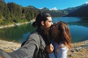 Eliz Sakuçoğlu'ndan romantik paylaşım
