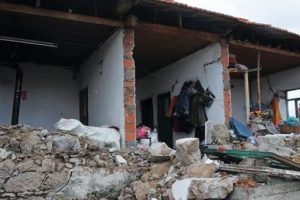AFAD Başkanı Bilden: Az hasarlı evlerine girmesinler