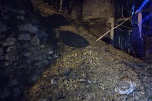 İstanbul'da istinat duvarı çöktü
