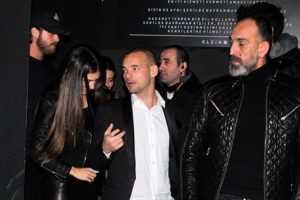 Davetten eğlenmeye gittiler