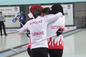 Türkiye, curling kızlarda finalde