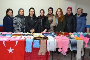 Bursa'dan Hakkari'deki çocuklara kışlık giysi