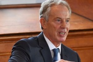 Johnson, Blair'i ''küstahlık''la suçladı