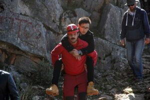 Fethiye'de paraşütçüler kayalıklara düştü: 2 yaralı