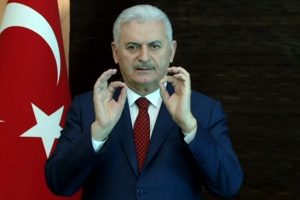 Başbakan Yıldırım'dan işaret diliyle 'evet' daveti