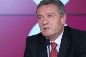 Galatasaray'da Nasuhi Sezgin istifa etti
