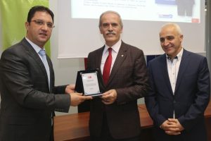 Bursa Büyükşehir Belediye Başkanı Altepe, genç iletişimcilerle buluştu