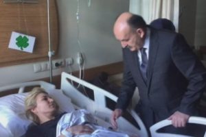 Bakan Müezzinoğlu, Bursa'da otobüs kazasında yaralananları ziyaret etti