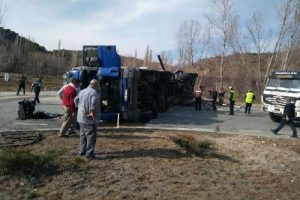 TIR'lar çarpıştı : 2 yaralı
