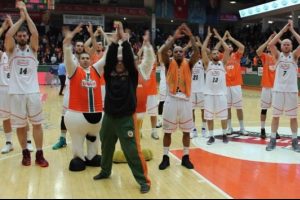 Banvit çeyrek finale yükseldi