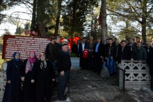 Bursa'da yörükler Müstecip Onbaşı'yı mezarı başında andı