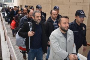 Bursa'da 19 öğretmen tutuklandı