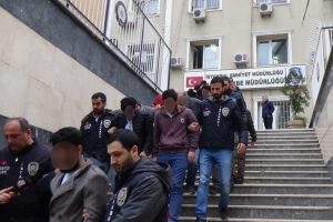 Çaldıkları mazotu satmak için istasyon açmışlar