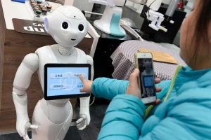 Robotlar kendi tanıtımlarını yaptı