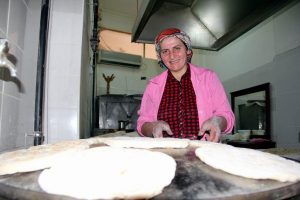Zabıtaya kızdı patron oldu